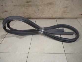 Уплотнитель двери Ford Focus 3