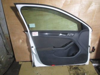 Обшивка двери передней левой Volkswagen Jetta A6