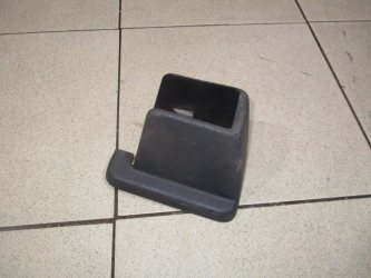Крышка кронштейна сиденья Land Rover Freelander 2 L359