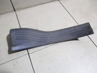 Накладка порога внутренняя Nissan Juke F15