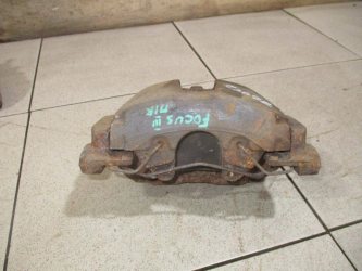 Суппорт передний правый Ford Focus 3