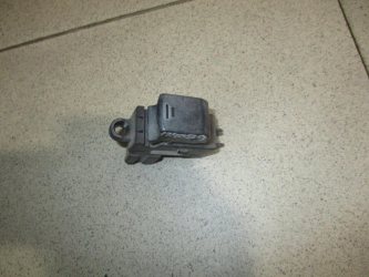 Кнопка стеклоподъемника Nissan Navara D40