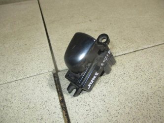 Кнопка стеклоподъемника Nissan Juke F15