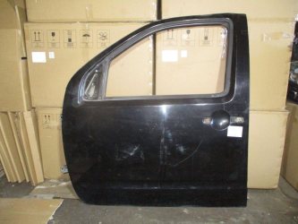 Дверь передняя левая Nissan Navara D40