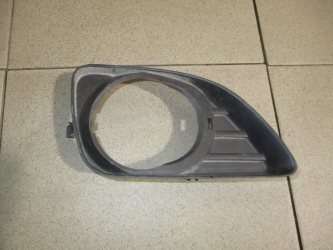 Рамка противотуманой фары правой Toyota Camry XV40