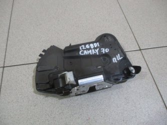 Замок двери передней левой Toyota Camry XV70