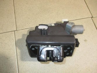 Замок багажника Toyota RAV4 A50