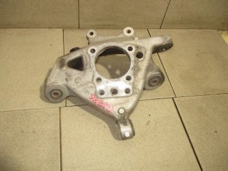 Кулак поворотный задний правый Lexus IS250 XE20
