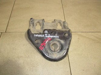 Кронштейн подрамника Ford Explorer U502