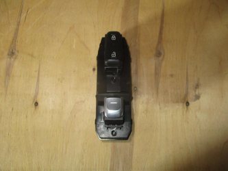 Кнопка стеклоподъемника Kia Sportage 4 QL