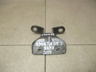 Петля двери задней правой верхняя Kia Sportage 3 SL