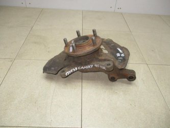 Кулак поворотный передний правый Toyota Camry XV40