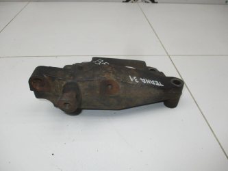 Кронштейн опоры двигателя Nissan Teana J31