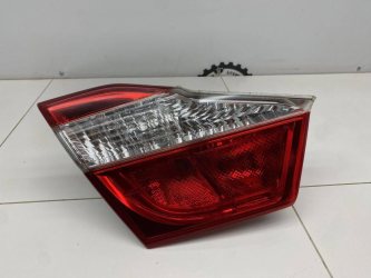 Фонарь задний внутренний левый Toyota Camry XV50