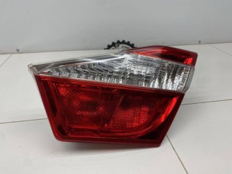 Фонарь задний внутренний правый Toyota Camry XV50