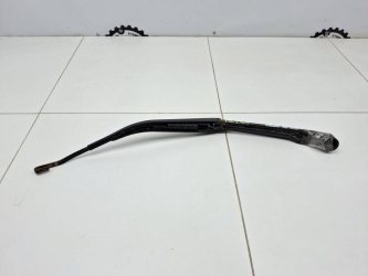 Поводок стеклоочистителя передний правый Toyota Camry XV30