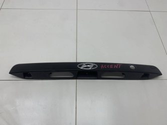 Накладка крышки багажника Hyundai Accent LC