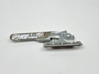 Петля капота правая Renault Logan 1 L90