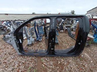 Порог со стойкой левый Nissan Navara D40