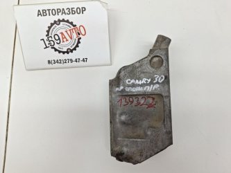 Кронштейн двигателя правый Toyota Camry XV30
