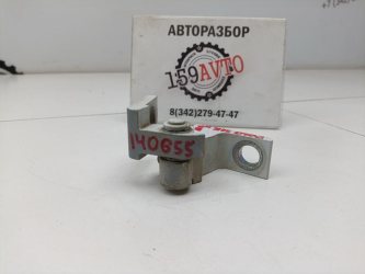 Петля двери Volkswagen Polo 5