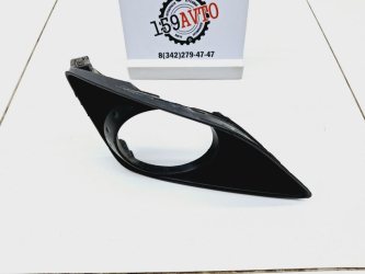 Рамка противотуманой фары правой Toyota Corolla E150