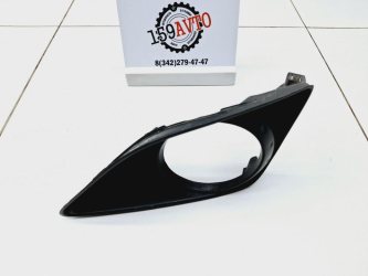 Рамка противотуманой фары левой Toyota Corolla E150