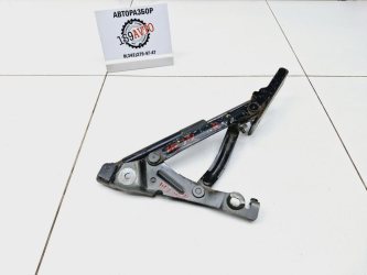 Петля крышки багажника Mazda 3 BL