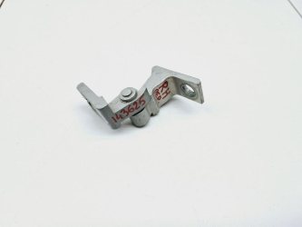 Петля двери Volkswagen Polo 5