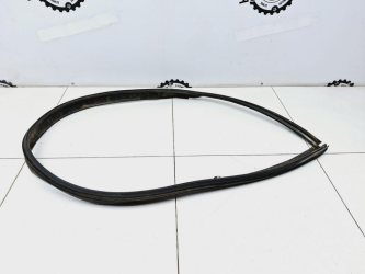 Уплотнитель наружный Renault Logan 1 L90