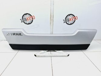 Накладка двери багажника Nissan X-Trail T31