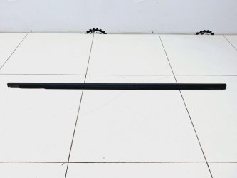 Накладка стекла заднего левого Kia RIO 4 FB