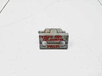 Петля двери передней левой нижняя Volvo S60 1 P24