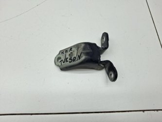 Петля двери передней правой нижняя Hyundai Tucson 1 JM