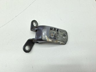 Петля двери передней правой нижняя Toyota Hilux 7 AN10, AN20, AN30