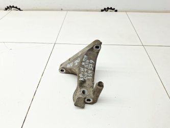 Кронштейн КПП правый Subaru Outback B14, BR