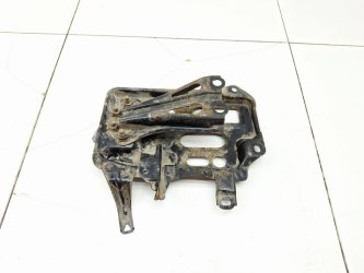 Крепление АКБ Toyota Corolla E150
