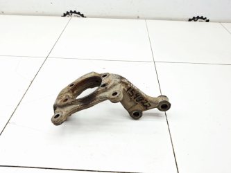 Кулак поворотный передний правый Toyota Corolla E150