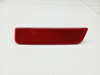 Отражатель в бампер задний правый Renault Duster 1
