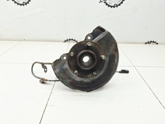 Кулак поворотный передний правый Mitsubishi Lancer 10 CY