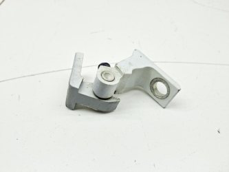 Петля двери Volkswagen Polo 5