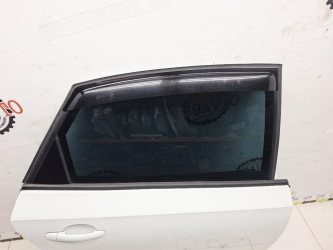 Стекло двери задней правой Volkswagen Polo 5