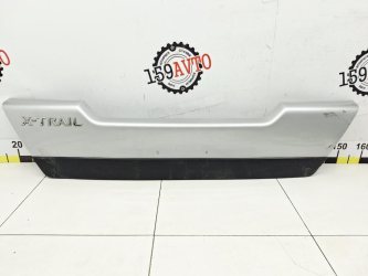 Накладка двери багажника Nissan X-Trail T31
